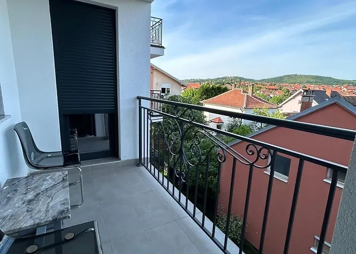 Aristea * Аранделовац